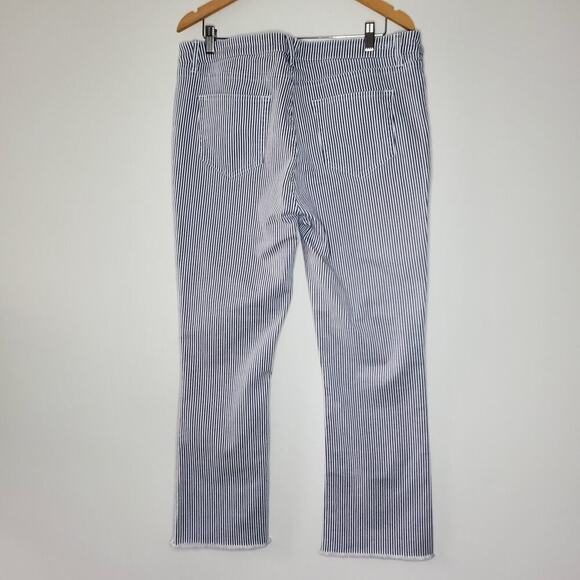Vineyard Vines Cotton Blend High Rise Kick Flare Jeans Size 32 - Picture 2 of 10